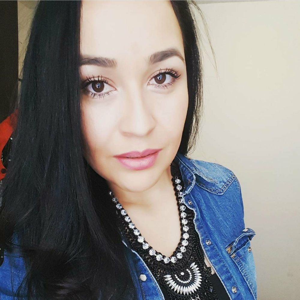 Meet your Posher, Perla